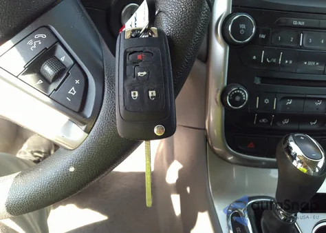 2015 Chevrolet Malibu 1Fl из США, поврежденный, VIN 1G11A5SL1FF226133